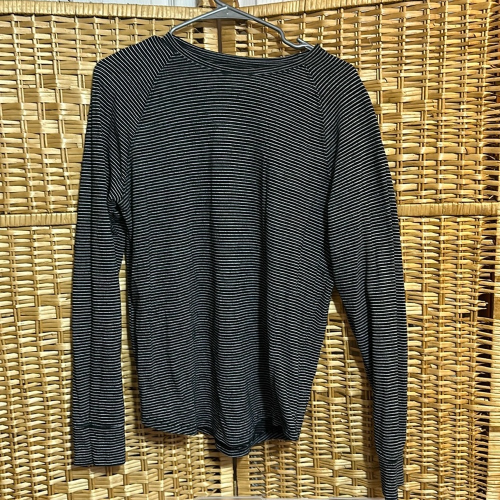 Men’s good fellow & co  size medium